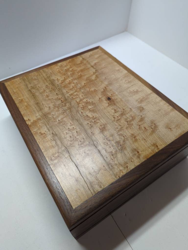 Walnut and Birdseye Maple Keepsake Box